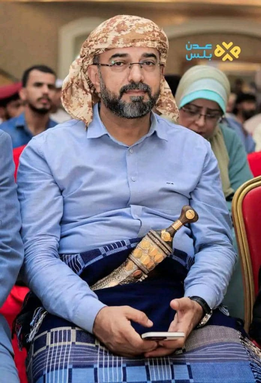 الشيخ صابر عبدالرب النقيب يهنئ رجل الأعمال سمير القطيبي بحصول بنك القطيبي على شهادة الآيزو العالمية