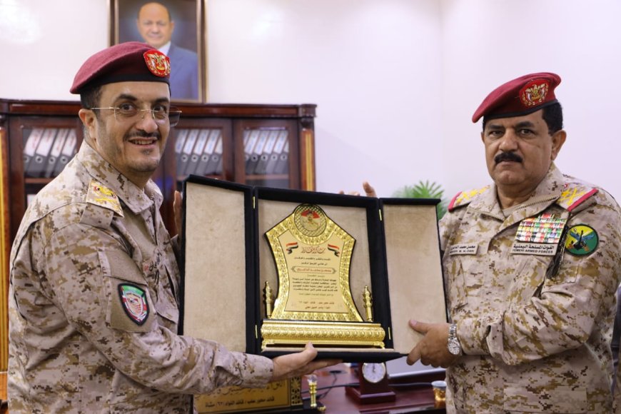 من ميادين الشرف في صعدة.. قائد محور علب يجدد العهد بمواصلة مسيرة الأبطال في ذكرى 14 أكتوبر