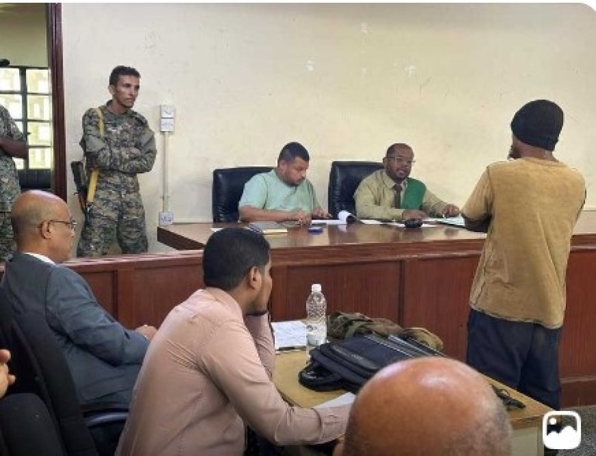محكمة صيرة الابتدائية تعقد أولى جلسات محاكمة المتهم ريدان فارس عبدالعزيز مقبل في قضية قتل عمد...