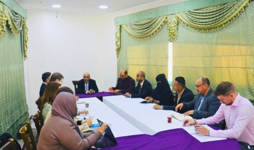 الكثيري يؤكد دعم الانتقالي لجهود السلام خلال لقائه وفد المبعوث الأممي بالمكلا...