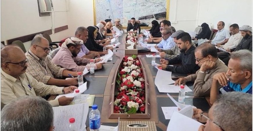 الداؤودي، يؤكد على همية تضافر جهود الجميع لتحسين أداء المكاتب التنفيذية في مديرية المنصوره ...