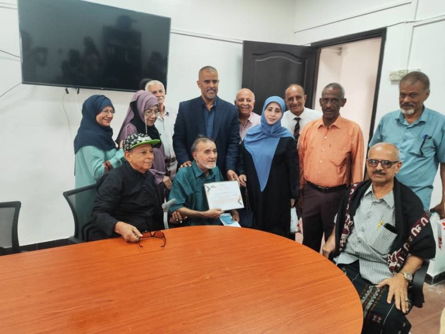 وسط إشادة واسعة لهذه الخطوة.. تربية صيرة تُكرّم معلمي الستينات في حفل مميز حضره وكيل المحافظة وقيادات تربوية