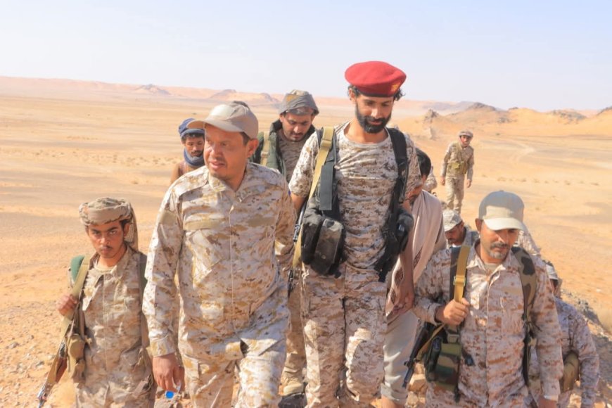 قائد المنطقة اللواء حنتف يزور قطاع صحراء ويلتقي قادة الألوية والوحدات المرابطة في القطاع ...