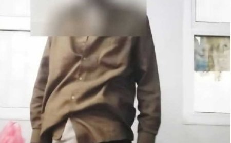 شرطة التواهي في العاصمة عدن تضبط متهماً بتخريب شبكة الصرف الصحي...