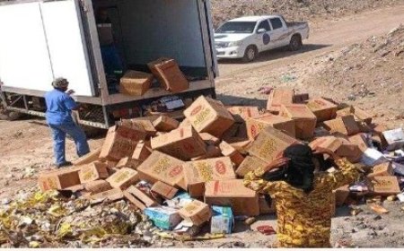 إتلاف  4 أطنان من المواد الغذائية الفاسدة في مديرية المنصورة بالعاصمة عدن...