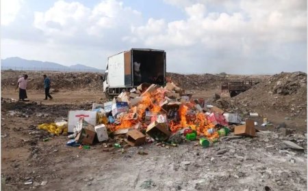 صحة مديرية المنصورة بعدن تتلف 3 أطنان من المواد الغذائية منتهية الصلاحية....