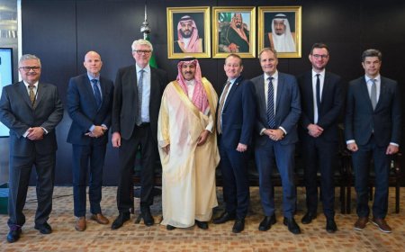 السفير آل جابر يبحث مع برلمانيين دنماركيين جهود المملكة لدعم السلام والتنمية في اليمن