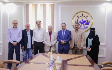 نقابة الصحفيين والإعلاميين تكرم وزير النقل نظير جهوده ورعايته لإعادة تأهيل مبنى النقابة بالعاصمة عدن 