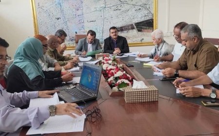 وكيل عدن "الزامكي" يناقش مستوى تنفيذ مشاريع البرنامج الإستثماري بمديرية المنصورة...