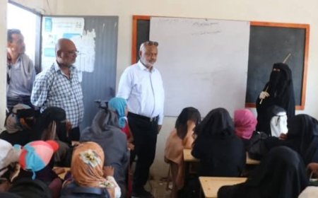 محافظ الحديدة يوجه بإنشاء فصول دراسية جديدة في مدرسة طلحة شرق الخوخة...