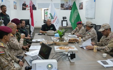 وفد عسكري رفيع يزور مقر مشروع «مسام» في ميدي ويشيد بجهوده الإنسانية في نزع الألغام...