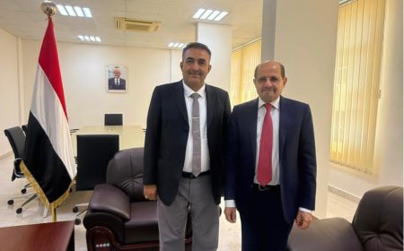 وكيل محافظة أبين يلتقي وزير الخارجية بعدن لبحث الهجرة غير الشرعية والأوضاع الدبلوماسية