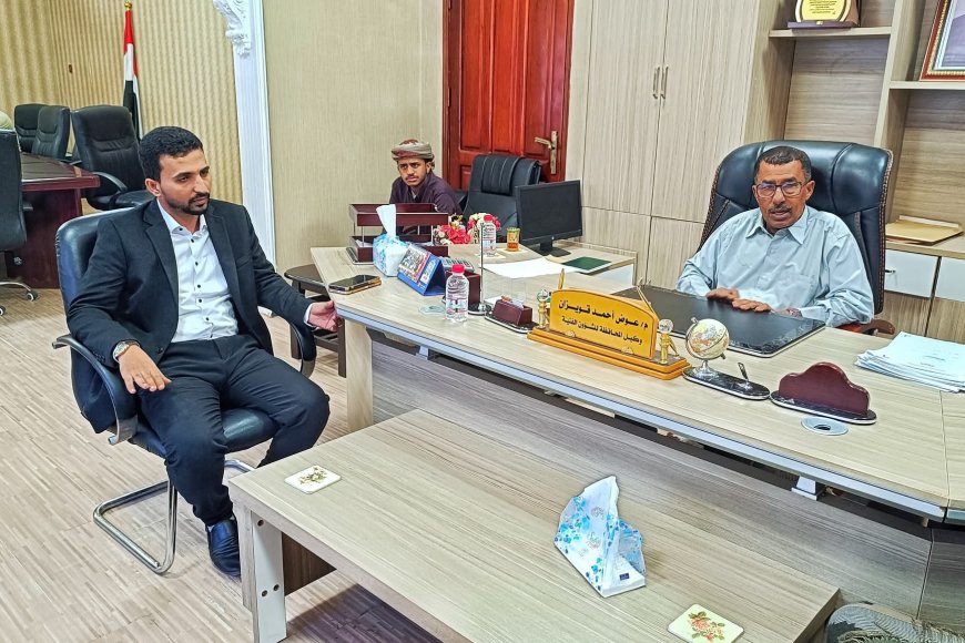 الوكيل الفني بالمهرة يناقش مع صندوق صيانة الطرق معالجة الأضرار الناتجة عن الأعاصير