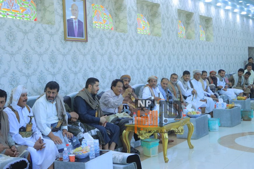الوكيل معوضة ومشائخ ذمار يلتقون محافظ المهرة وقيادات السلطة المحلية والأجهزة الأمنية والعسكرية