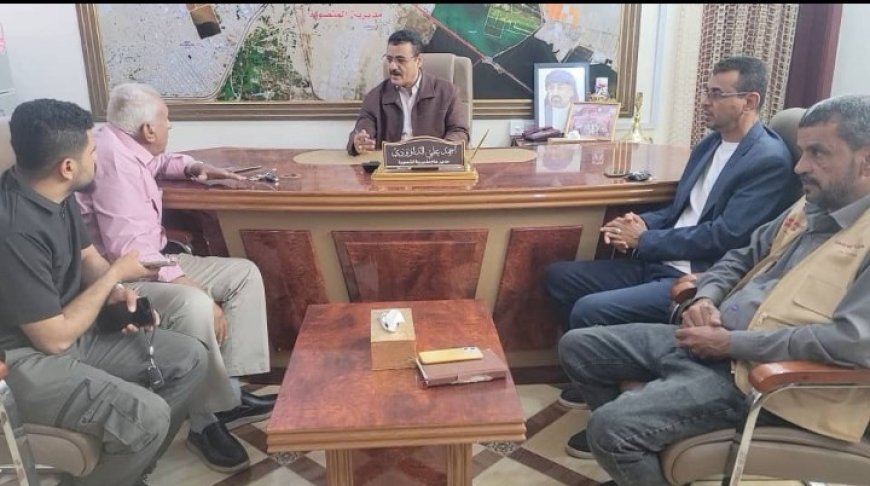 مدير عام المنصورة يشيد بجهود مكتب الصناعة والتجارة في ضبط المحلات المخالفة....