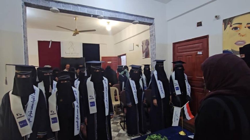 فتيات مأرب تختتم برنامجًا لتدريب النساء النازحات على التمريض لتعزيز الرعاية الصحية داخل المخيمات.....