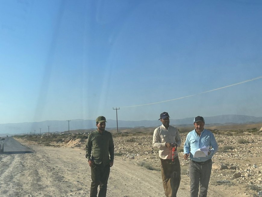 برئاسة المهندس عبدالله بن راشد..فريق هندسي من صندوق صيانة الطرق ينفّذ نزولاً ميدانياً لحصر أضرار الأعاصير في المهرة