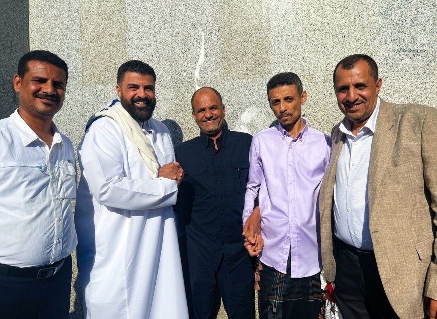 اللواء شلال علي شايع يشارك الأستاذ أحمد سالمين وعائلة آل فدعق أفراحهم 