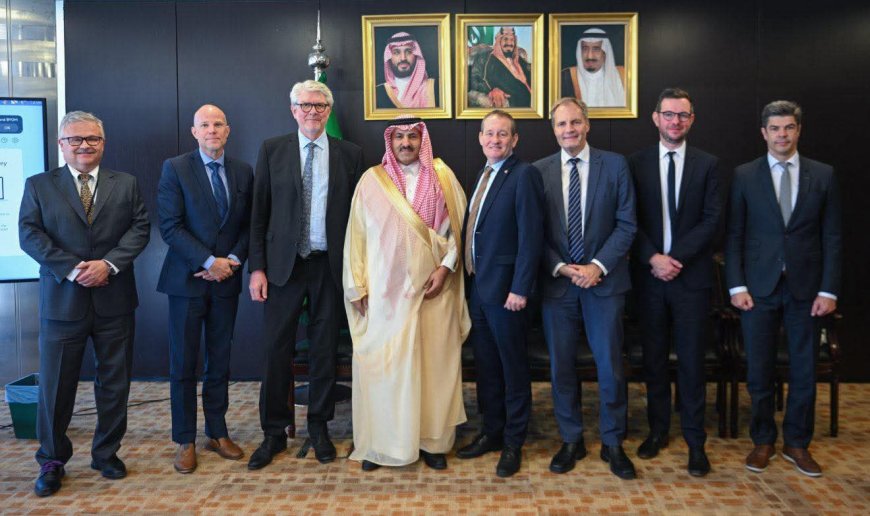 السفير آل جابر يبحث مع برلمانيين دنماركيين جهود المملكة لدعم السلام والتنمية في اليمن