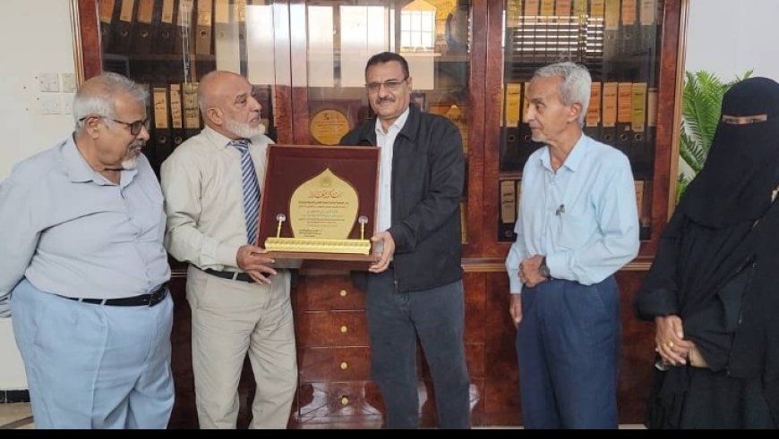 مدير عام المنصورة يتسلم درعاً تكريمياً من الجمعية الوطنية للبحث العلمي والتنمية المستدامة...