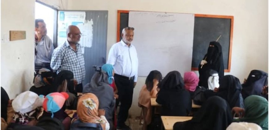 محافظ الحديدة يوجه بإنشاء فصول دراسية جديدة في مدرسة طلحة شرق الخوخة...