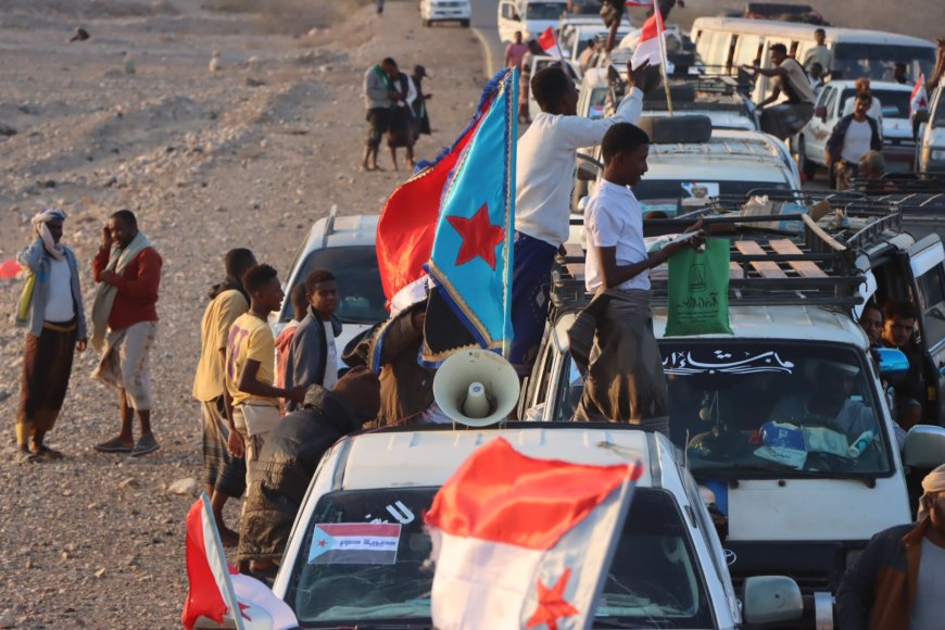 ماهير مديرية حجر تنطلق نحو سيئون للمشاركة في احتفال الذكرى الـ 58 للثلاثين من نوفمبر الذي سيقام غدا