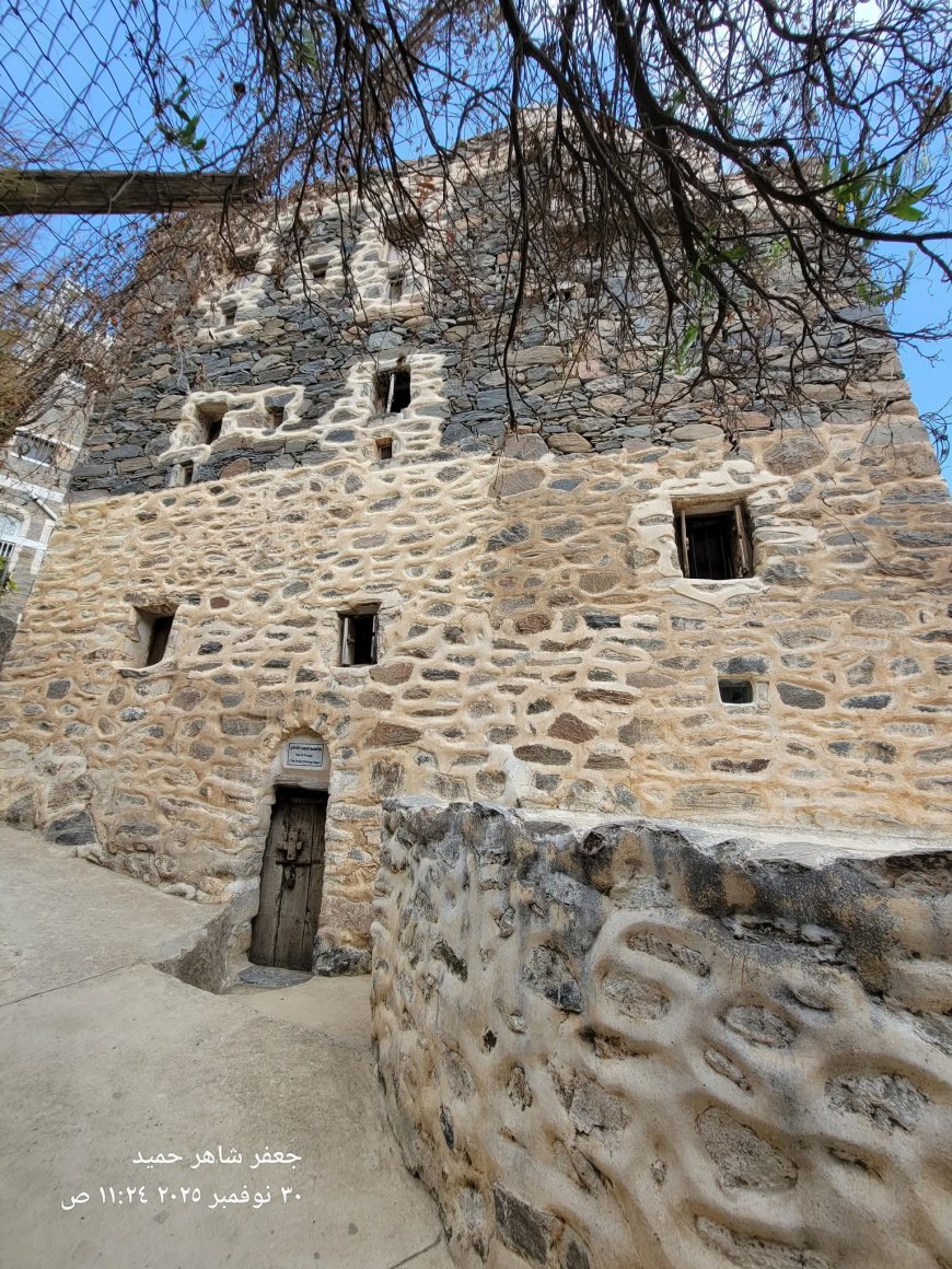 تعرف على منزل الحاج هائل سعيد أنعم الذي تحوّل إلى معلم ثقافي في حيفان تعز(صور)