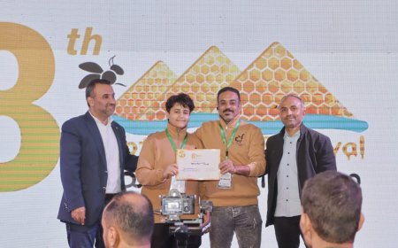 لمسات حضرمية" تحرز المستوى الذهبي في مسابقة أفضل عسل "سدر يمني" ضمن مهرجان العسل المصري