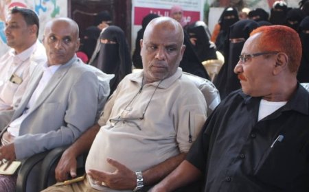 المشرعي وسليمان يشيدان ببازار تنموي يعرض منتجات مستفيدات سبل العيش في المساحة الامنه في الخوخة  ...