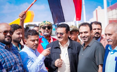 عاجل: توجيهات عاجلة من مديري المنصورة والشيخ عثمان بنصب4 خيام للاعتصام في ساحة العروض بعدن