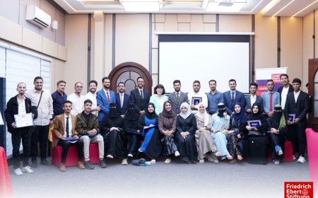 عدن.. اختتام برنامج "مهارات الخطابة والخطاب السياسي للشباب القيادي" بمشاركة واسعة وحضور رسمي