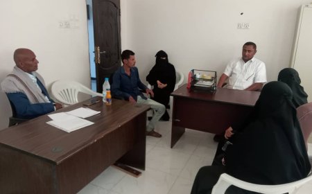 مدير عام الشؤون الاجتماعية والعمل في الحديدة يزور مركز FMF...