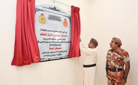 مصدر: العمانيون يعززون بالقرب من منفذ شحن الحدودي مع الجنوب ويخزنون قناصات ومعدلات وذخائر بهستيرية...