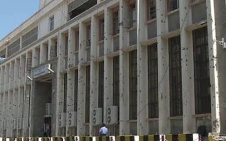 تحذيرات من تداعيات قرار صندوق النقد على المصارف اليمنية...