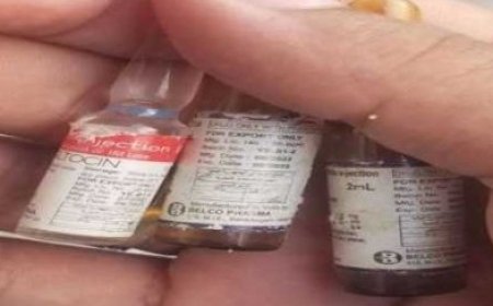 إحراق أدوية تالفة بسائلة التحرير يثير مخاوف صحية بتعز...