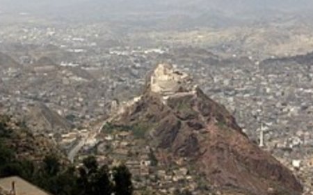 قبيلة المشاهرة تدعو لمسيرة كبرى الاثنين القادم ضد الانفلات الأمني بتعز...