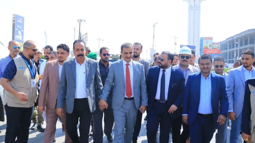 لملس والحريزي يفتتحان مشروع تأهيل شارع المدينة الرياضية – السيلة وأولى حدائق العائلة بالشيخ عثمان