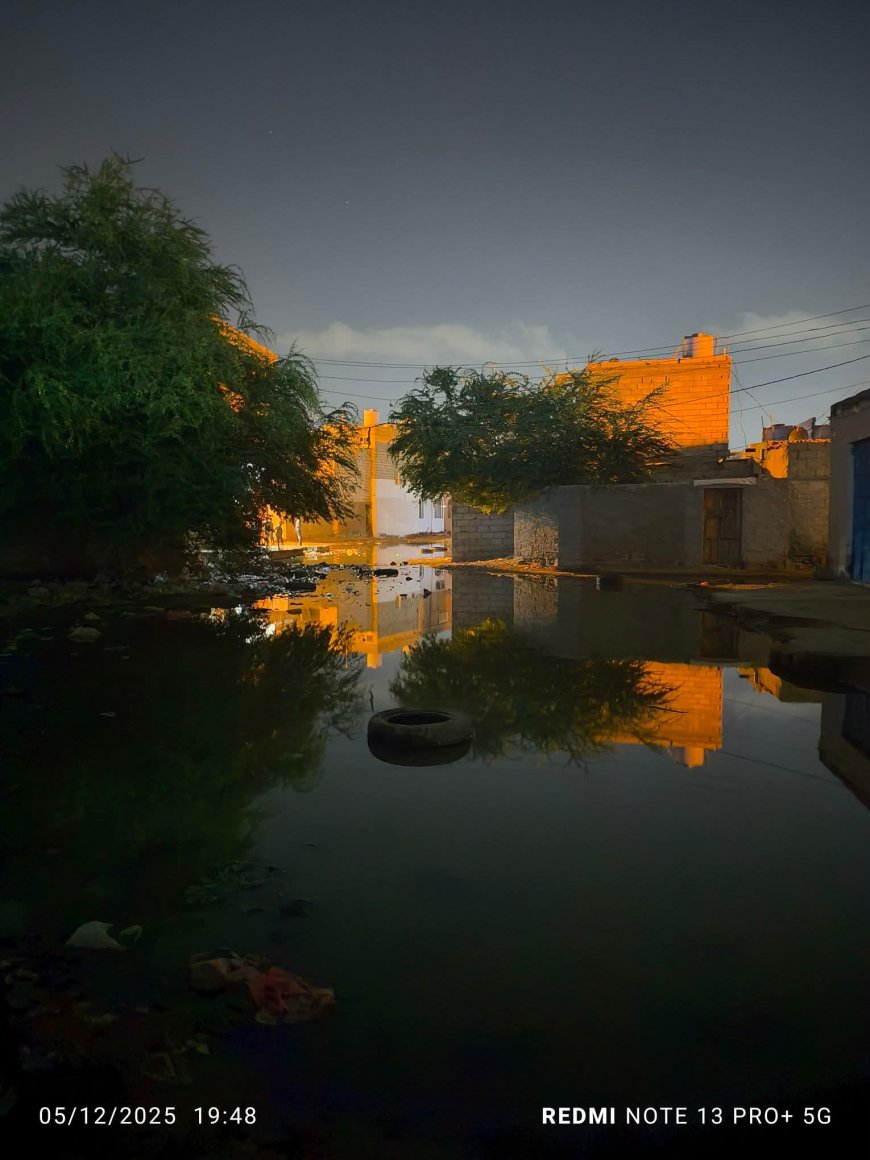 كارثة بيئية تهدد سكان الممدارة في عدن: مياه الصرف الصحي تحاصر منازل حي ملقاط(صورة)