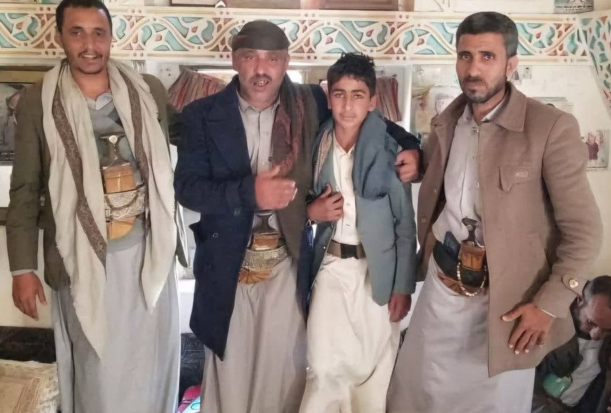 عــاجــل: مدير مدرسة في عمران يعتذر للطالب عبيدة راجح بعد واقعة الإهانة… وغضب شعبي يطالب بإجراءات رادعة