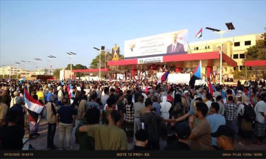 مشهد جماهيري متصاعد… ساحة العروض تمتلئ بالمعتصمين للمطالبة باستقلال الجنوب