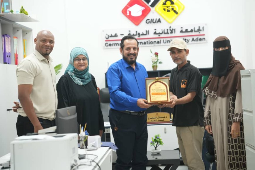 تكريم الدكتور عادل النمري لمساهمته البارزة في مشروع عدسة الإبداع نحو السلام.....