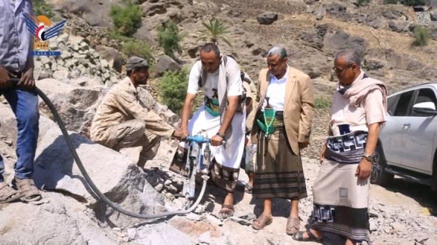 عطيفي الحو...ثيين في الحديدة يضع حجر الاساس لمشاريع وهمية لنهب مليارين و307 ملايين و966 ألف ريال.....