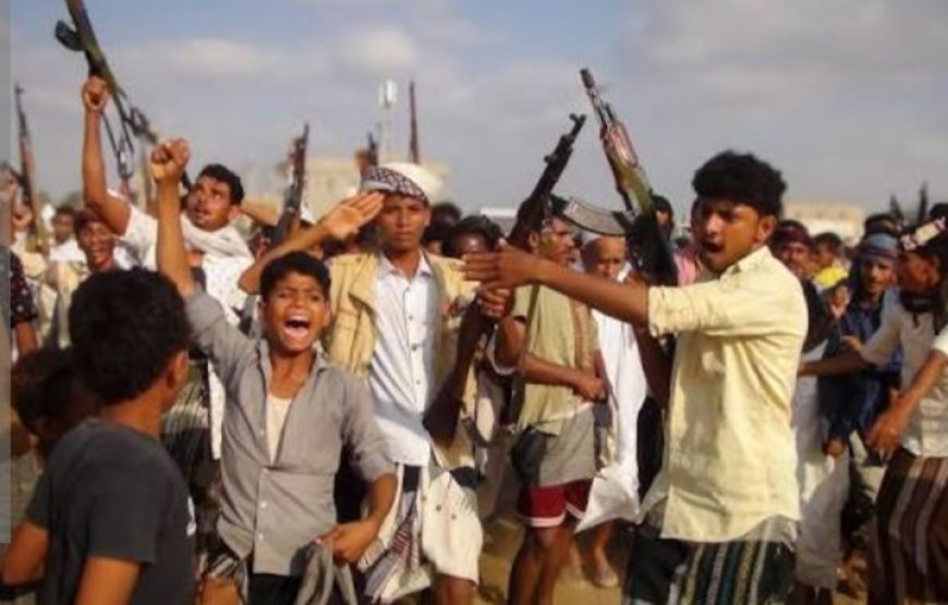 اطفال الحديدة في وقفات حو..ثية مسلحة وتدريبات قتالية...