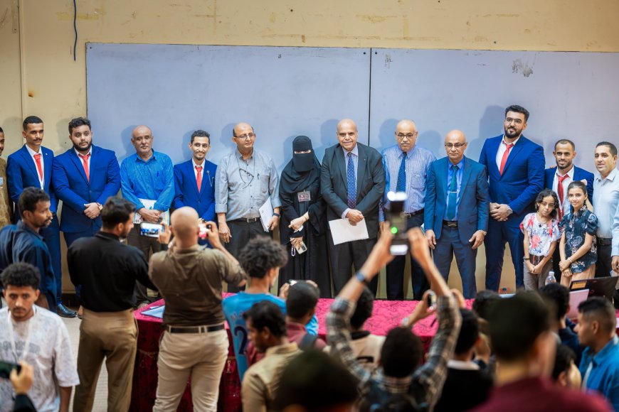 خريجو هندسة عدن يحوّلون سيارة بنزين إلى كهربائية ذكية بالكامل