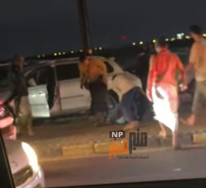 عاجل:حادث مروري جماعي في الخط البحري بعدن(صور)