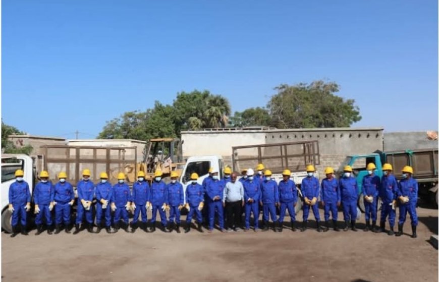 تدشين حملة نظافة لمخيمات النازحين بالخوخة بدعم من منظمة التضامن الدولية...