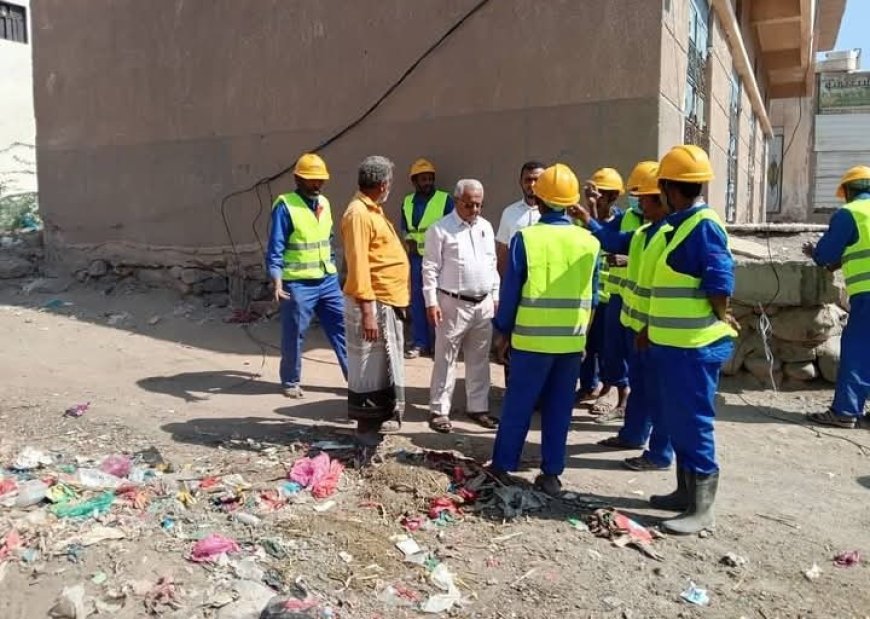 القاضي يناقش الوضع الصحي والبيئي في حيس بهدف وضع حلول مستدامة.....