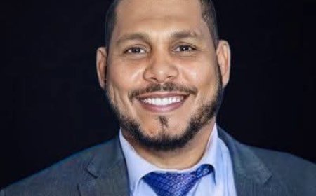 عاجل: محافظ سقطرى يبارك الدعوة السعودية لمؤتمر الرياض ويشيد بدورها في تعزيز السلام والاستقرار