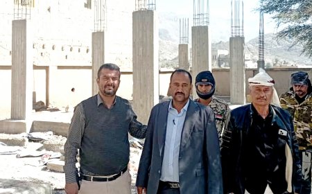 مدير عام قعطبة بكر الشاعري يبحث مع رئيس محكمة قعطبة الابتدائية سبل تعزيز العدالة واكتمال بناء مبنى للمحكمة