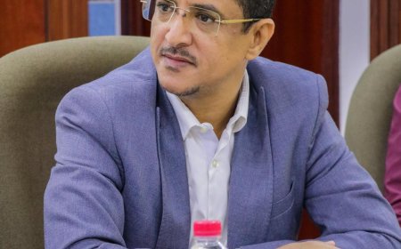 نائب مدير عام مطار عدن الدولي يعزي في وفاة العقيد عبداللطيف معجم